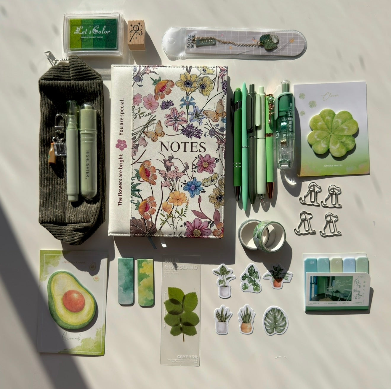 🌿 Green — cozy & natural