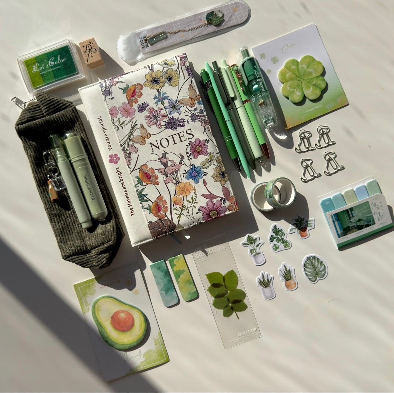 🌿 Green — cozy & natural